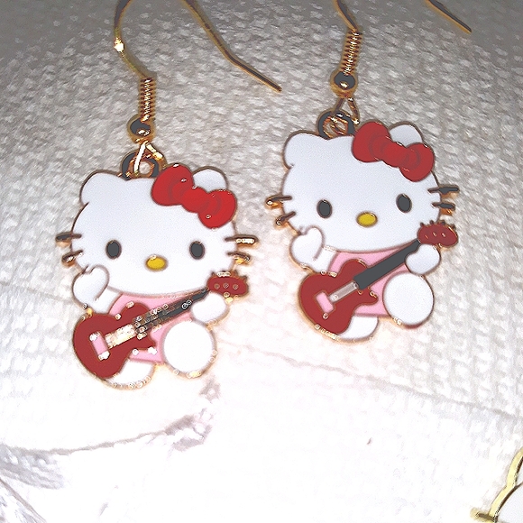 HELLO KITTY Dangle Earrings pierced Enamel Sanrio Kawaii Cute Japanese K… - Picture 3 of 4